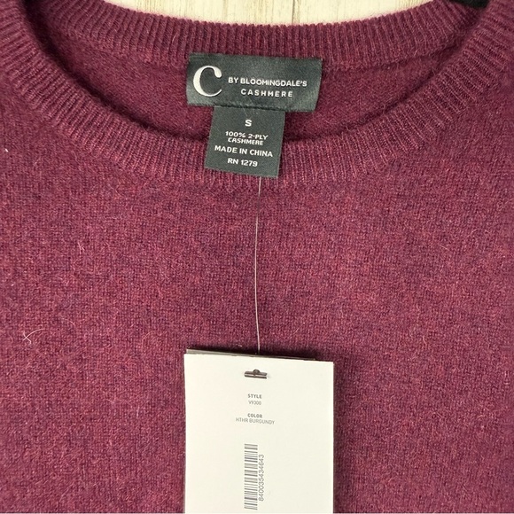 C By Bloomingdale’s NWT 100% cashmere Small maroon sweater - Picture 3 of 4